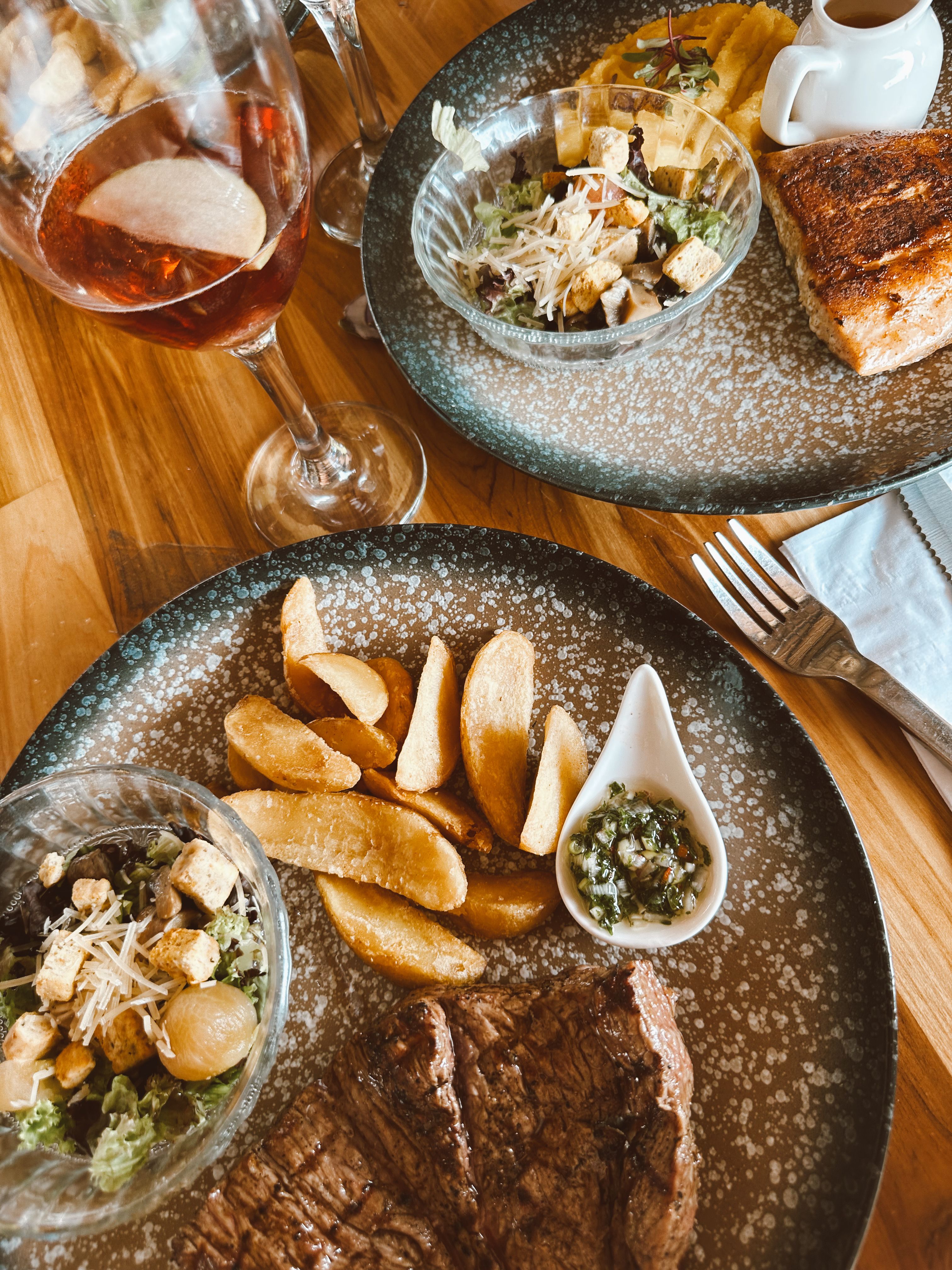 Things To Do Enjoy Dining & Après on Killington Road